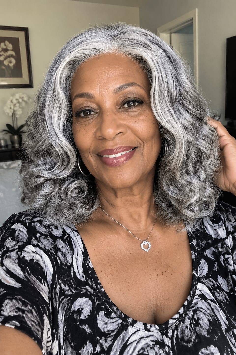 Customer photo review of Luvwin 5x5 Salt & Pepper Highlight Front Body Wave Glueless Bob Wig 100% Human Hair