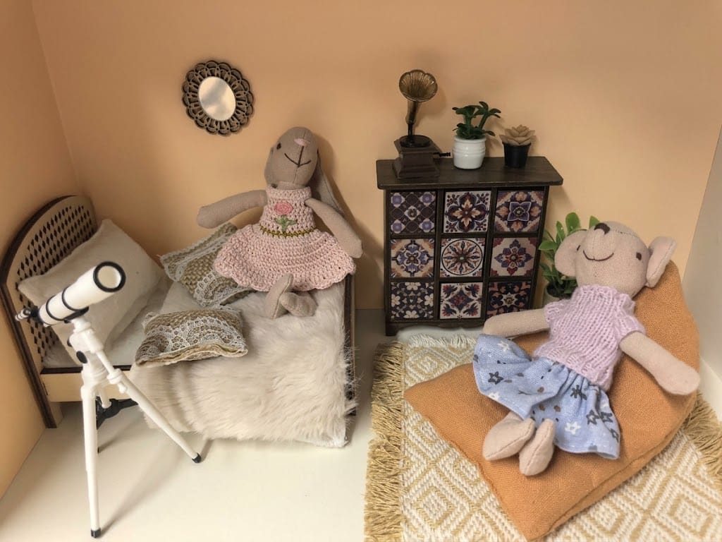 Customer photo review of 1:12 Scale Dollhouse Miniature Room Box - The Moonlight Space Dream in the Bedroom