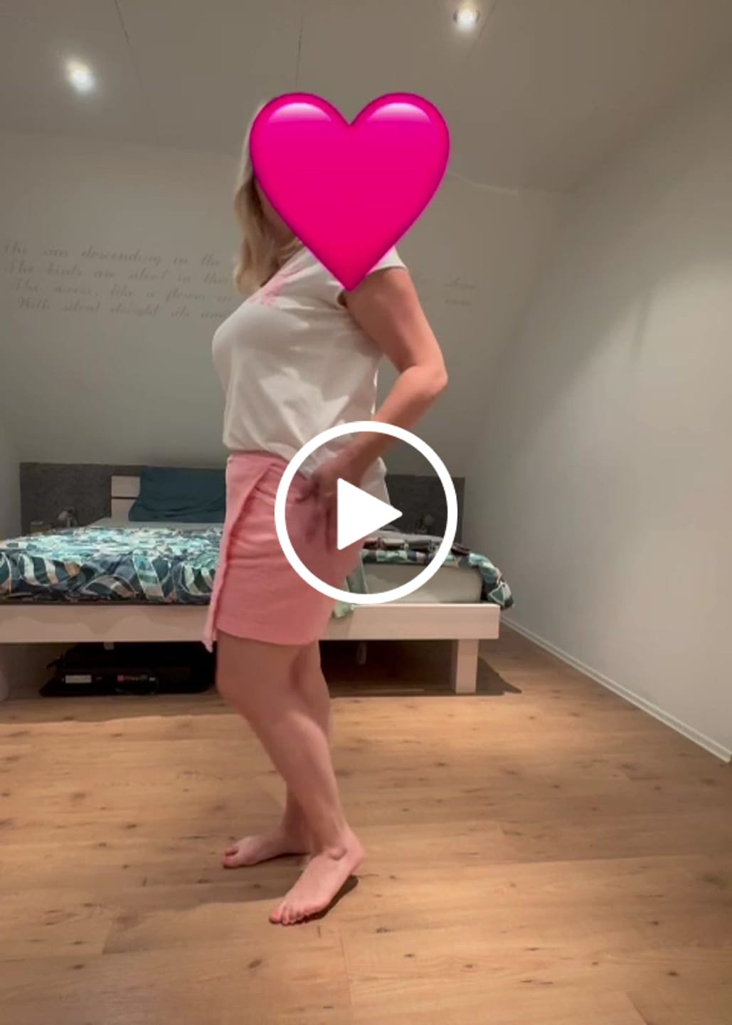 Customer video review of Cord Hosenrock SPRING FEELING