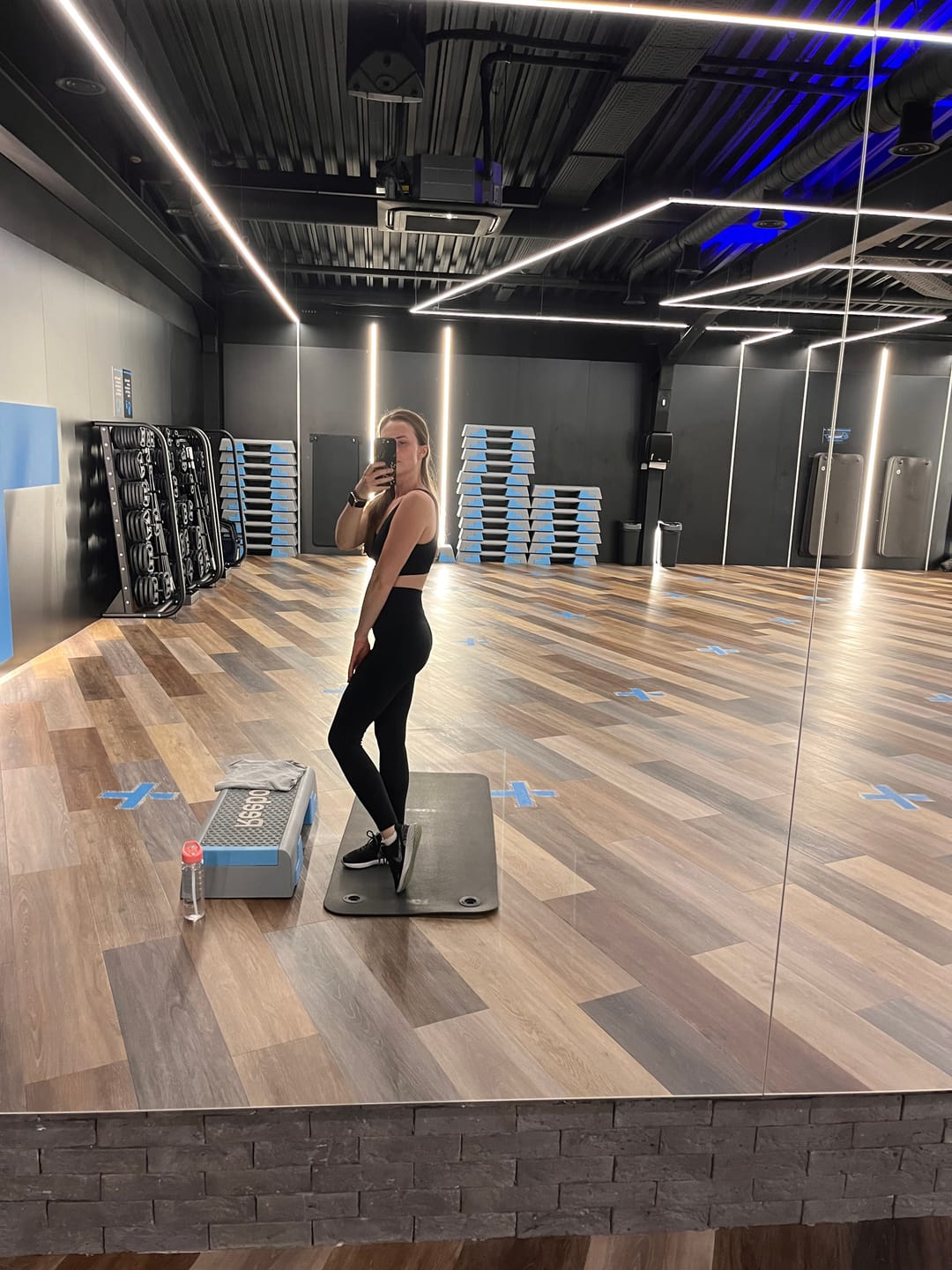 Customer photo review of MOTION SEAMLESS MARL LEGGINGS