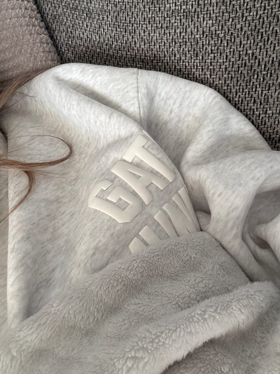 Customer photo review of GATED COMMUNITY HOODIE LIGHT GREY